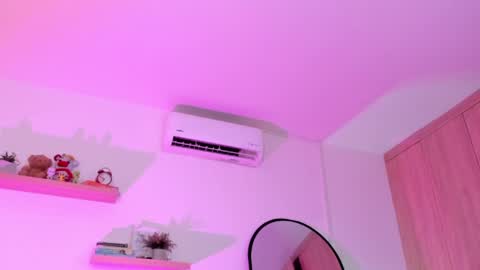 Snapshot of rose__saenz chatting on April 7, 2026, 8:09 pm Rose Saenz online show from April 7, 2026, 8:09 pm