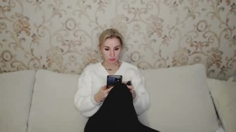 Snapshot of rose__shine chatting on December 24, 2024, 10:11 am rose shine online show from December 24, 2024, 10:11 am