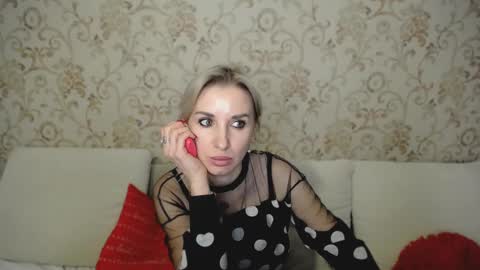 Snapshot of rose__shine chatting on January 8, 2025, 4:33 pm rose shine online show from January 8, 2025, 4:33 pm