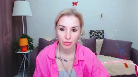 Snapshot of rose__shine chatting on February 27, 2025, 11:20 am rose shine online show from February 27, 2025, 11:20 am