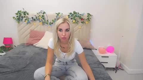Snapshot of rose__shine chatting on September 22, 2025, 10:39 am rose shine online show from September 22, 2025, 10:39 am