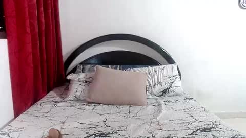 Snapshot of rose_elise chatting on May 24, 2026, 4:28 am rose_elise online show from May 24, 2026, 4:28 am