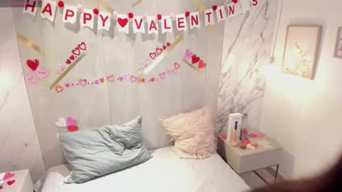 Rose 3 online show from February 8, 2026, 8:01 pm