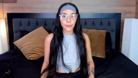 roseaurora online show from March 25, 2026, 11:49 am