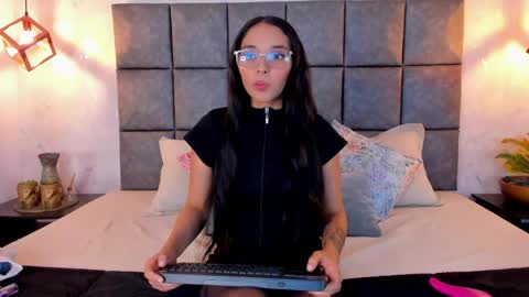 Snapshot of roseaurora chatting on May 29, 2026, 10:35 am roseaurora online show from May 29, 2026, 10:35 am