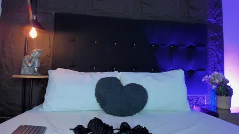 Rose  online show from April 17, 2026, 4:04 am