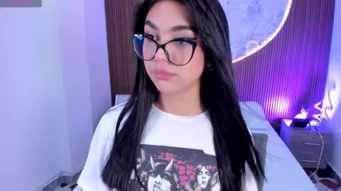 Rose online show from December 20, 2025, 1:51 pm