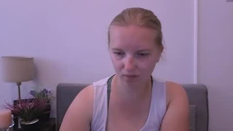 Snapshot of rosehypnotic chatting on June 25, 2026, 7:46 am Rose online show from June 25, 2026, 7:46 am