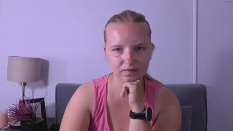 Snapshot of rosehypnotic chatting on June 29, 2026, 7:36 am Rose online show from June 29, 2026, 7:36 am