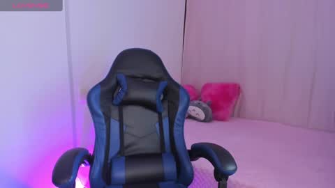 Rose online show from September 26, 2025, 9:30 pm