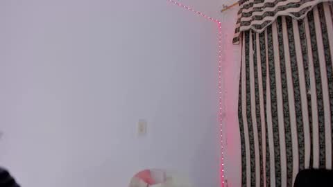 roselyn online show from February 19, 2026, 2:18 am