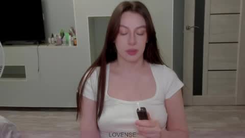 Julia online show from May 6, 2026, 7:08 pm
