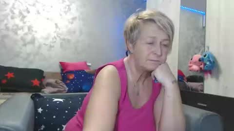 Lovepinklilly online show from March 23, 2026, 6:34 pm