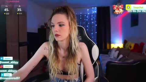 Snapshot of rosesarered97 chatting on December 18, 2025, 8:26 pm Abbygail online show from December 18, 2025, 8:26 pm