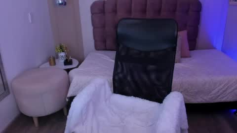 Rose Taylor online show from June 11, 2026, 12:58 pm