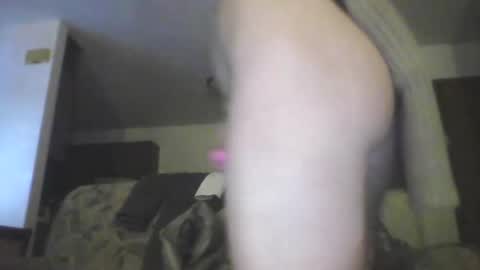 rosewillow33 online show from December 14, 2025, 7:47 am