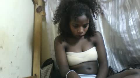 Snapshot of roseyaa chatting on September 15, 2025, 6:35 am Roseyaa online show from September 15, 2025, 6:35 am