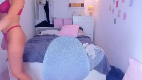 Snapshot of roshelle_xxx chatting on February 27, 2025, 6:09 pm Roshelle online show from February 27, 2025, 6:09 pm