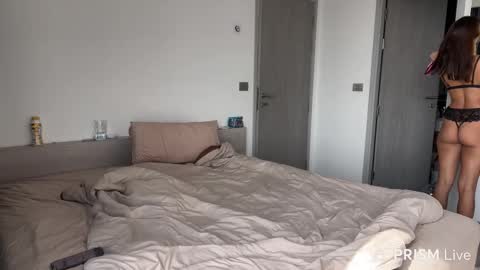 Roshelle online show from February 19, 2026, 8:10 am