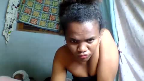 rosia22 online show from September 26, 2025, 9:52 pm