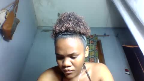 rosia22 online show from October 2, 2025, 3:24 am