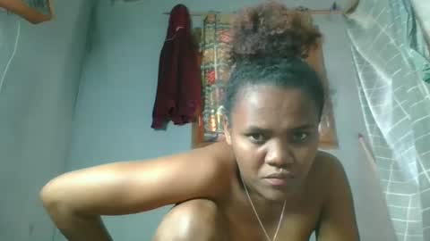 rosia22 online show from October 5, 2025, 5:17 am