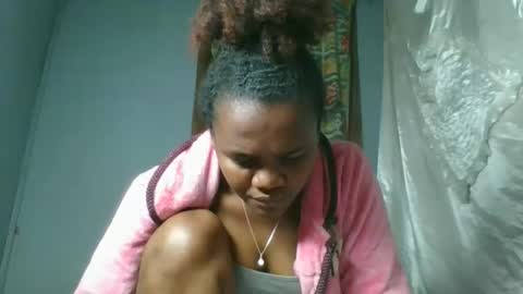 rosia22 online show from October 7, 2025, 1:03 am