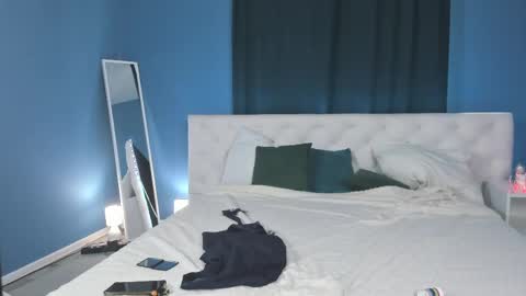 Rose  online show from April 25, 2026, 9:23 am