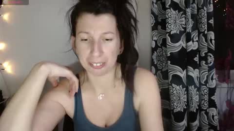 Snapshot of rosiehayes chatting on December 13, 2025, 8:47 pm RosieHayes online show from December 13, 2025, 8:47 pm