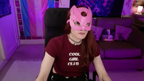 RosieFem online show from October 16, 2025, 5:58 pm