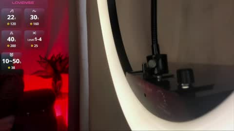 Snapshot of ross_lee chatting on April 7, 2026, 9:37 pm ross_lee online show from April 7, 2026, 9:37 pm