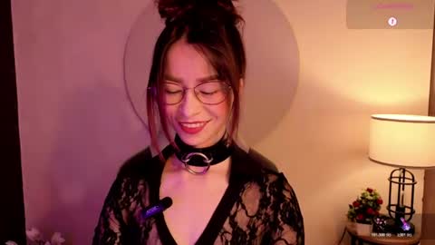 Snapshot of rosse_98_ chatting on June 21, 2026, 12:52 pm Miss Rosse online show from June 21, 2026, 12:52 pm