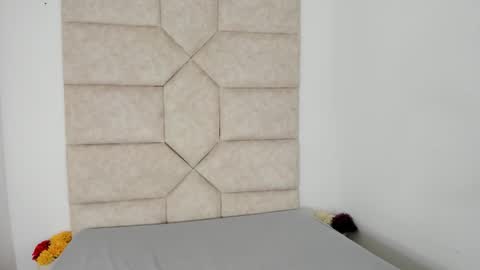 rosse_evans_3 online show from October 18, 2025, 1:41 am