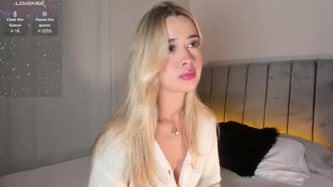 Rosse Daw Independent model  online show from December 16, 2025, 10:15 pm