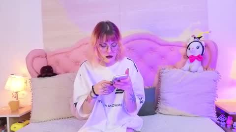 Snapshot of rossiie_hunt_ chatting on November 26, 2025, 6:20 pm rossiie_hunt_ online show from November 26, 2025, 6:20 pm