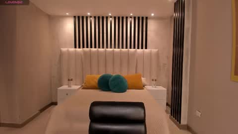 Snapshot of rossirivers chatting on December 19, 2025, 1:40 pm Rossie Rivers online show from December 19, 2025, 1:40 pm