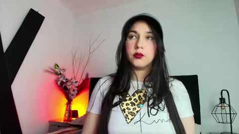 rossy_marks online show from May 16, 2026, 1:32 pm