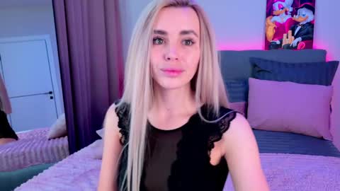 Snapshot of rossy_x_ chatting on June 5, 2026, 1:01 am Rossy 630 pm - 230 am online show from June 5, 2026, 1:01 am