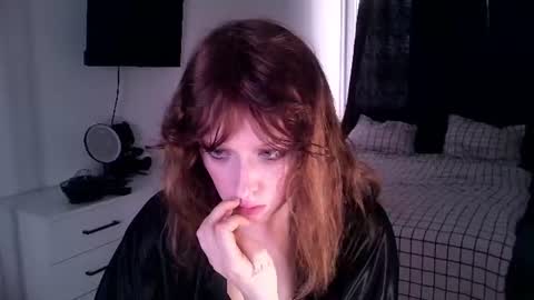 Snapshot of rosy_petal chatting on June 6, 2026, 9:14 am rosy_petal online show from June 6, 2026, 9:14 am