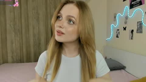 Im Luna online show from May 6, 2026, 9:53 pm