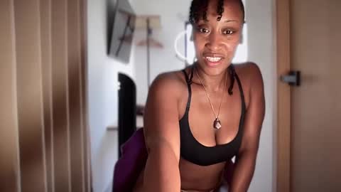 Rosy Coco online show from February 17, 2025, 4:48 pm