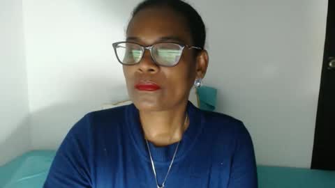 luxa online show from February 15, 2026, 7:21 pm