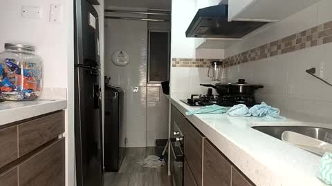 Rouss marie henao  online show from March 4, 2025, 4:06 am