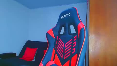 rousse_violet online show from October 24, 2025, 10:06 pm