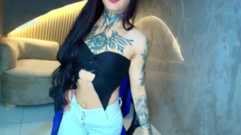 Roux  online show from November 23, 2025, 7:46 pm