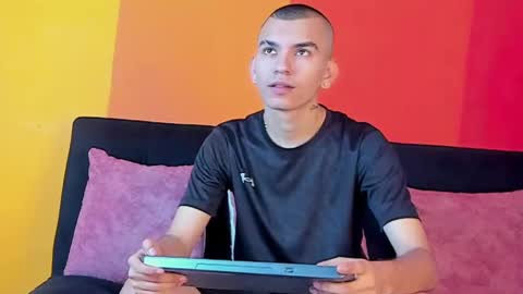 Rowan online show from September 26, 2025, 11:58 am