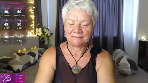 Snapshot of roxana_brooks chatting on April 29, 2026, 1:21 am Roxana online show from April 29, 2026, 1:21 am