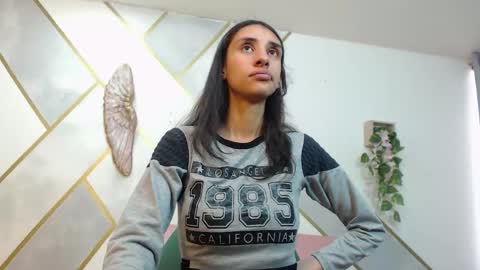   online show from November 4, 2025, 8:19 pm