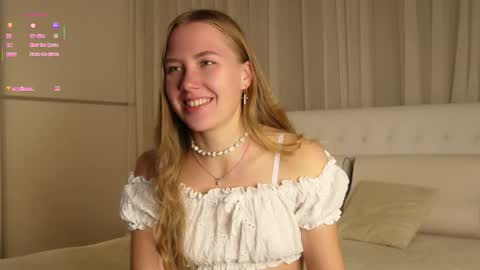 Snapshot of roxanelan chatting on October 16, 2025, 12:17 pm Anna Lokiss online show from October 16, 2025, 12:17 pm