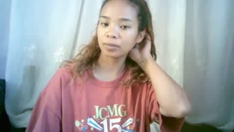 roxanne_98 online show from January 17, 2025, 2:50 am